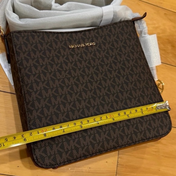 Michael Kors Jet Set Travel Small Signature Logo Messenger Bag - Picture 2 of 9